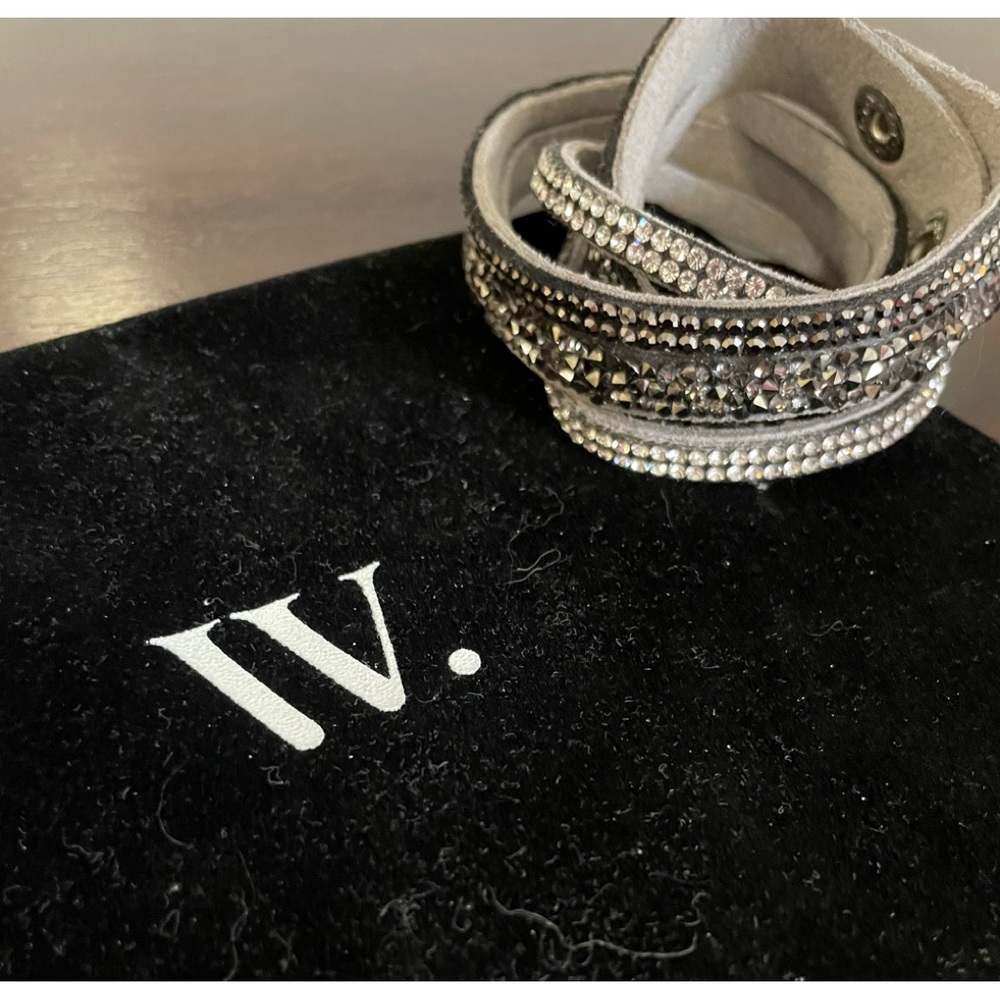 W. Brand beautiful double strand choker necklace. Glamorous!